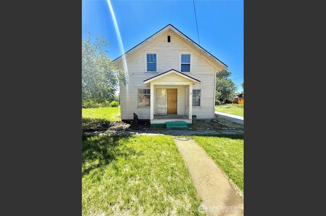 224 Bartlett Ave E