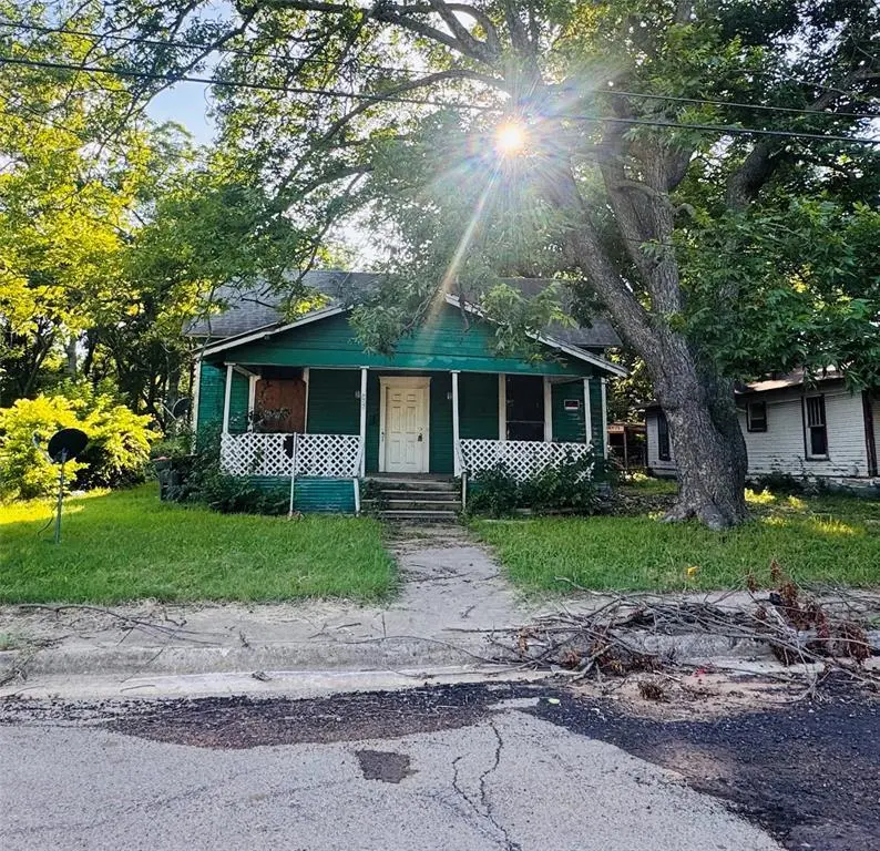 125 NE 11th St