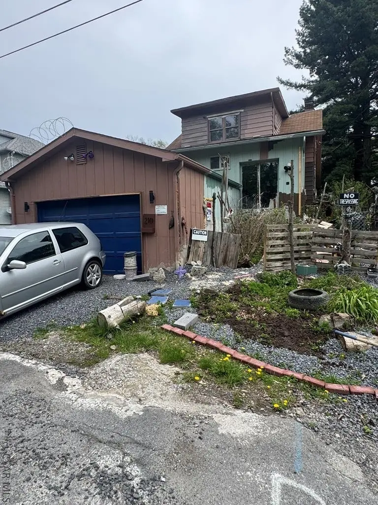 210 Hazel St