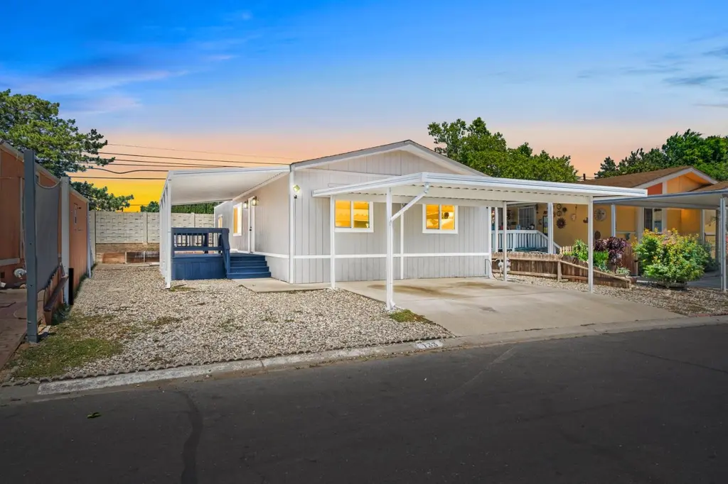 1399 Sacramento Ave #133