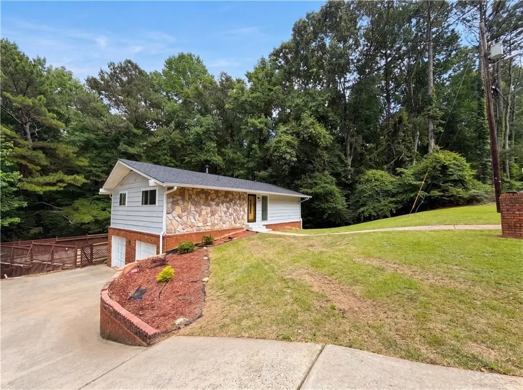 3630 Creekview Cir