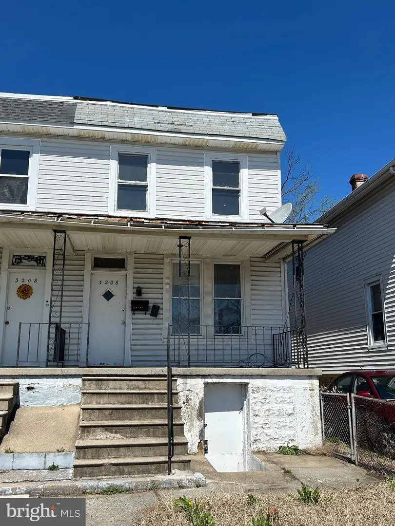 3206 Hayward Ave
