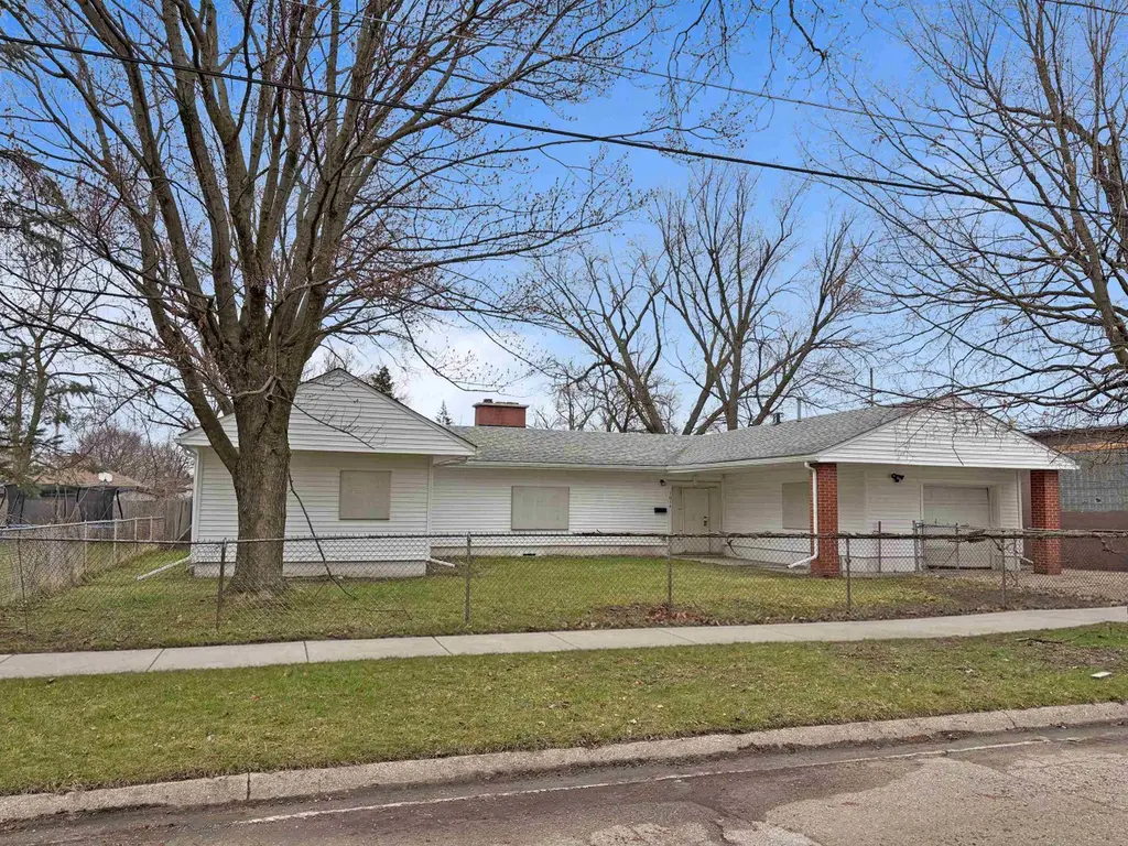 1014 Bloor Ave