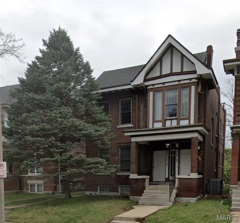 6145 Pershing Ave