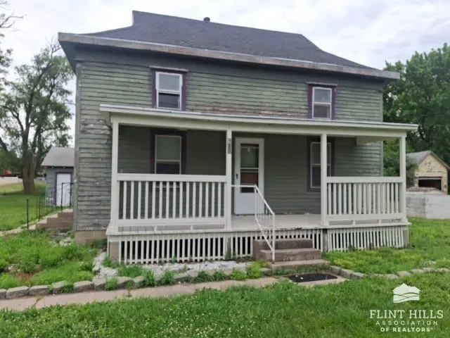 605 Topeka Ave
