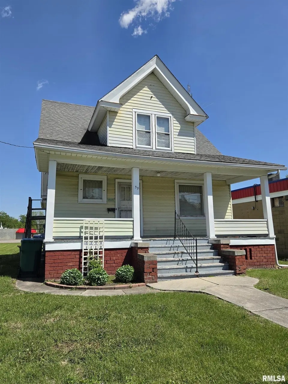 39 Arnold St