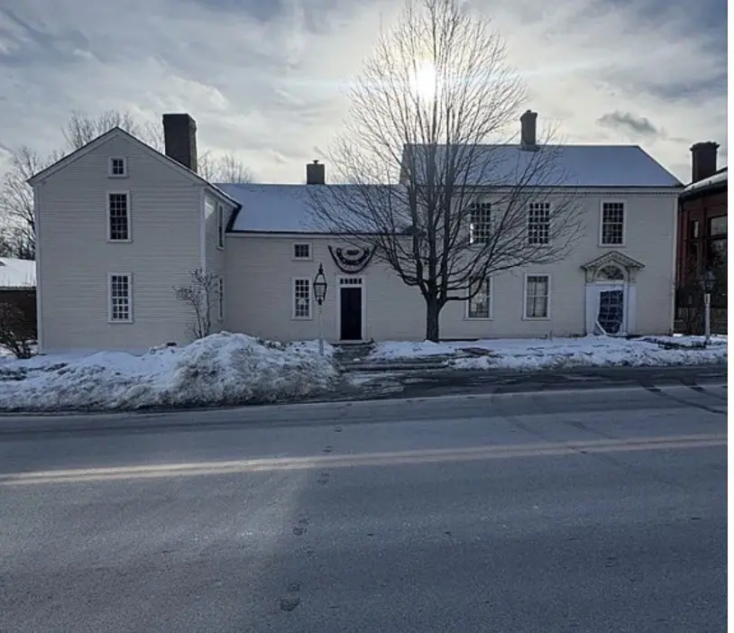 804 Main St
