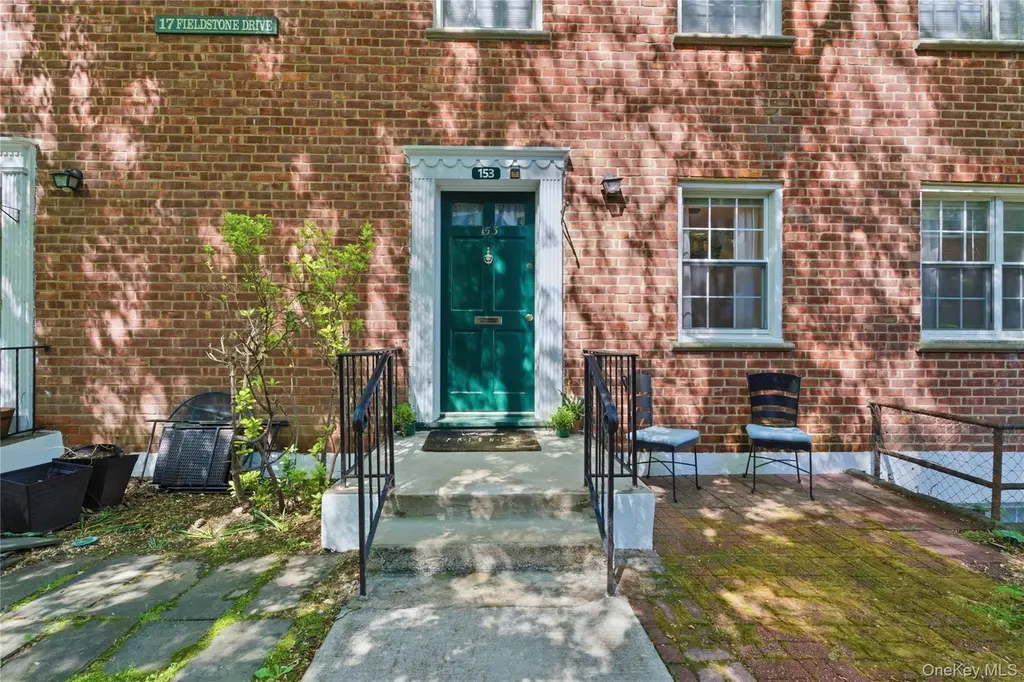 17 Fieldstone Dr #153