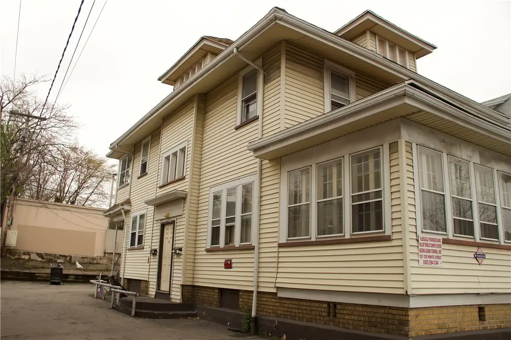 1501 Dewey Ave