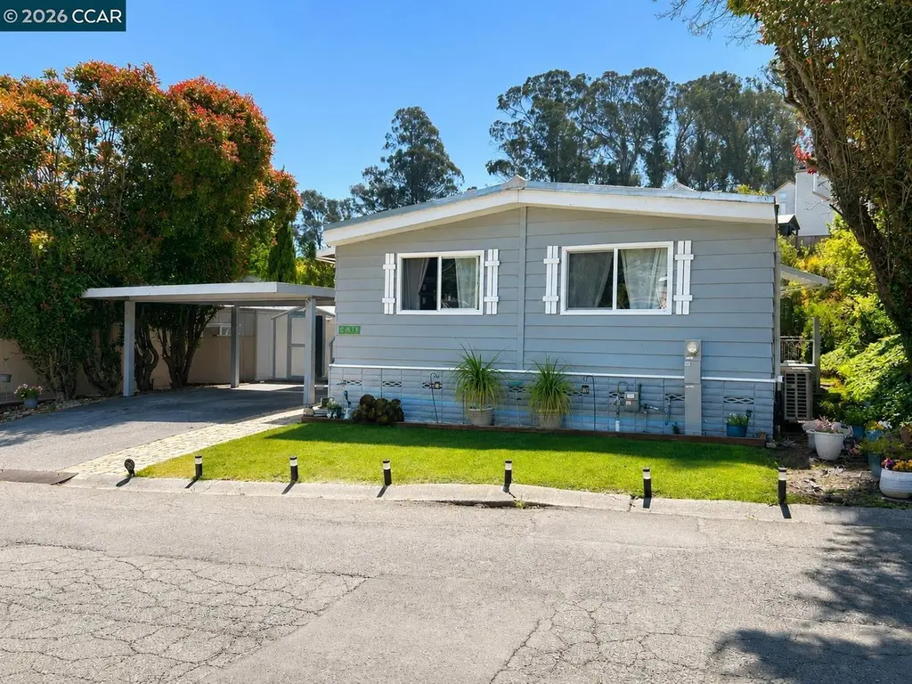 54 Kay Dr