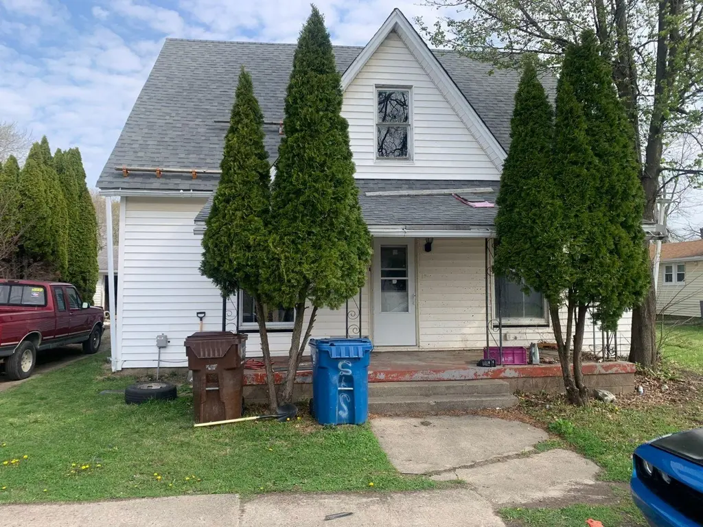 209 E Cyrus St