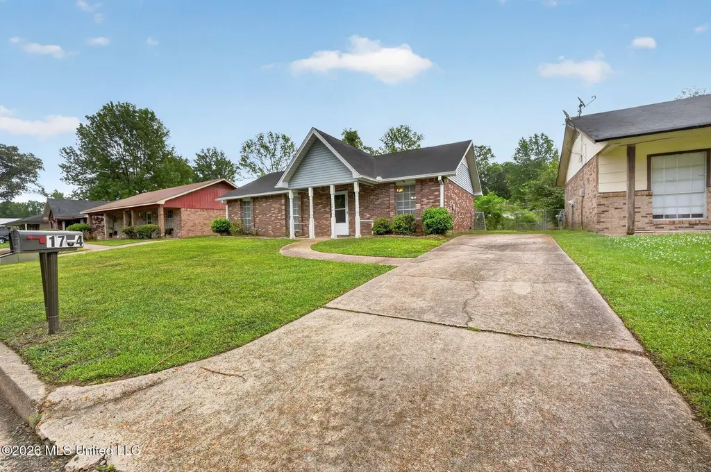 1704 Brookhollow Cir