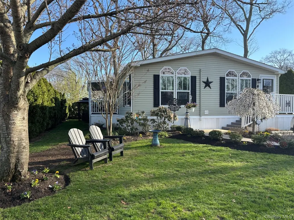 1661 Old Country Rd #62