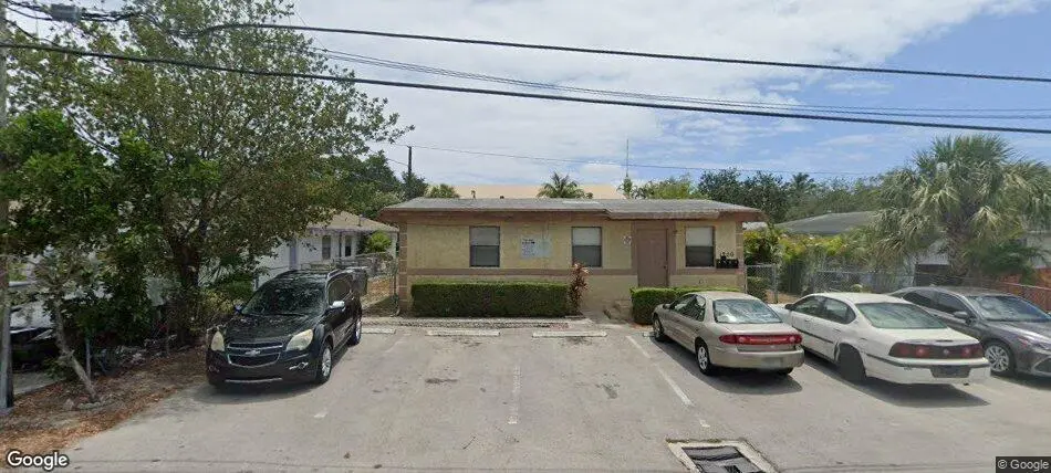831 NW 17th Ter Unit 1-4