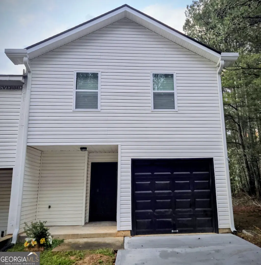 2113 Pine Tree Trl
