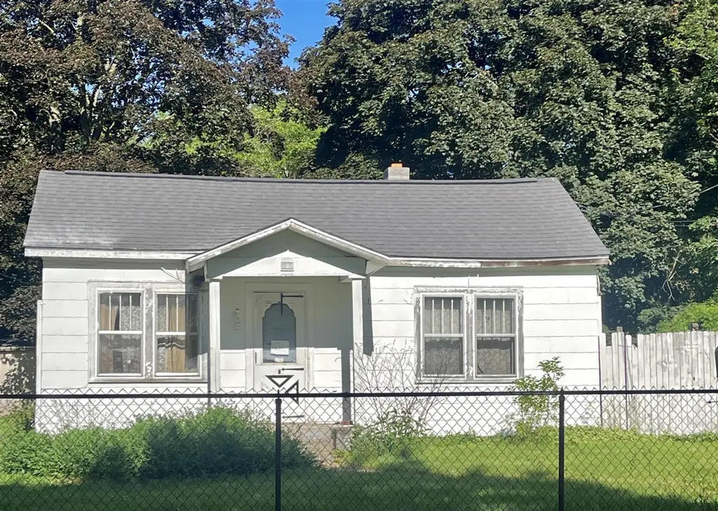 112 Elm St
