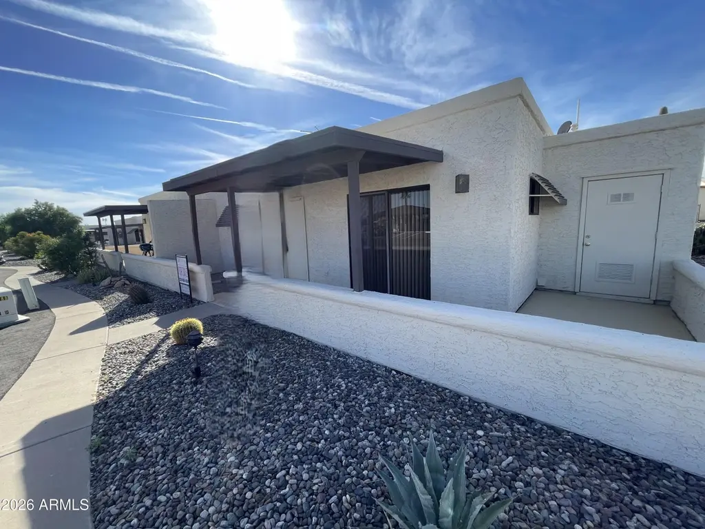 827 E Lancaster Cir