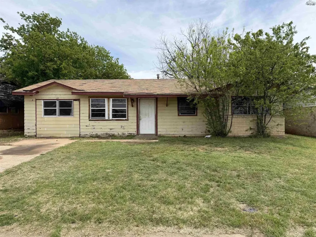 1513 Central Fwy