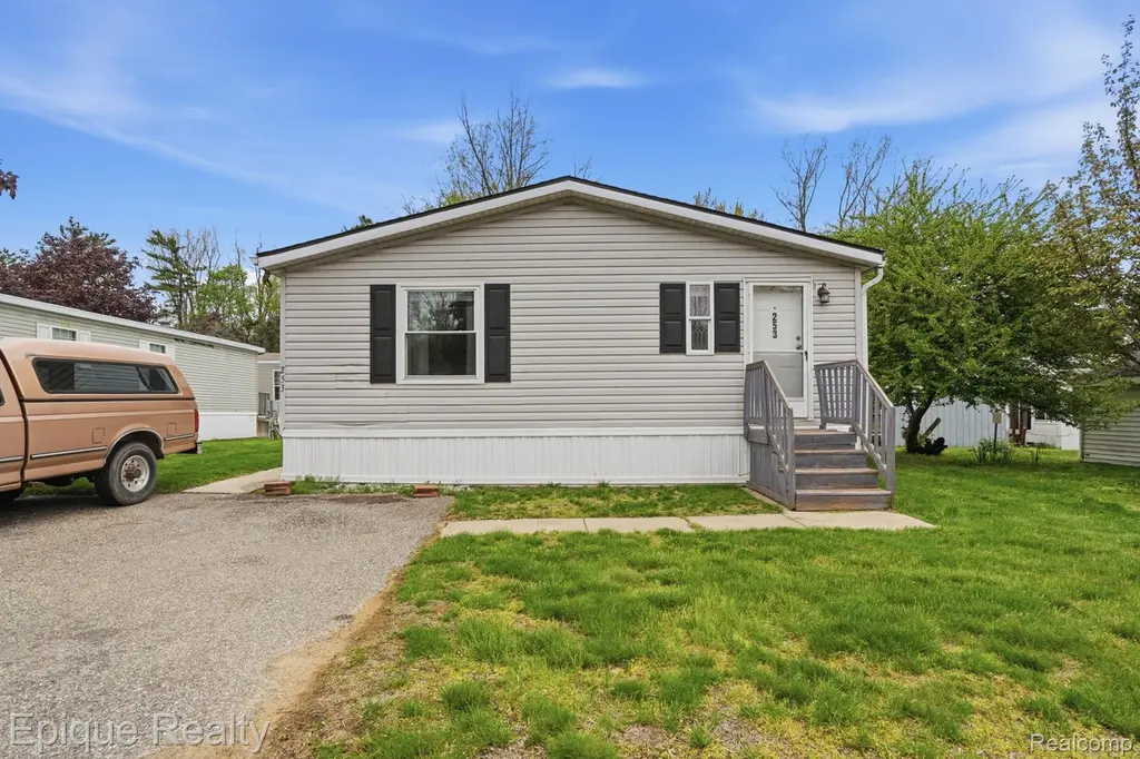 253 Parker Lake Dr