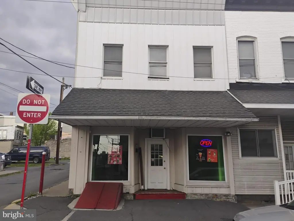 21 E Centre St