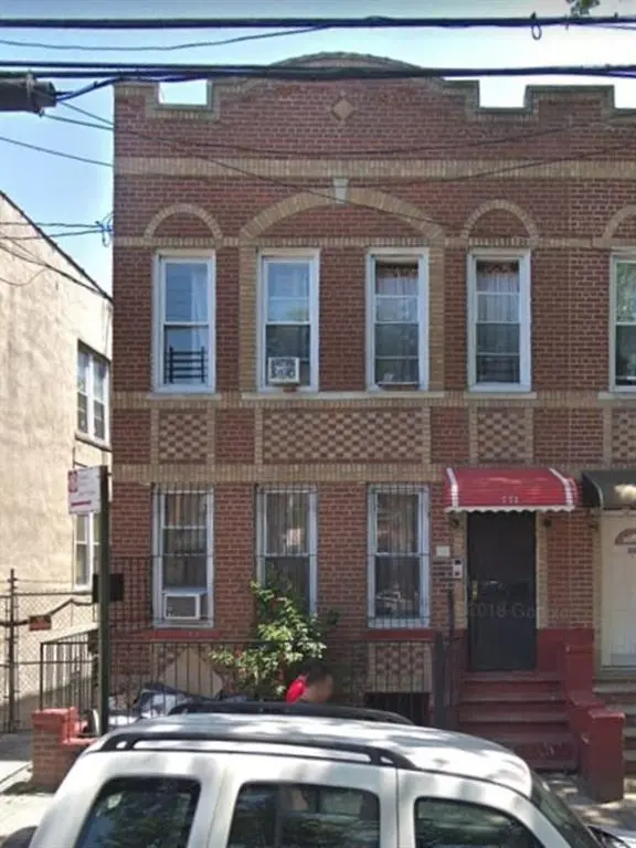 551 Euclid Ave #4