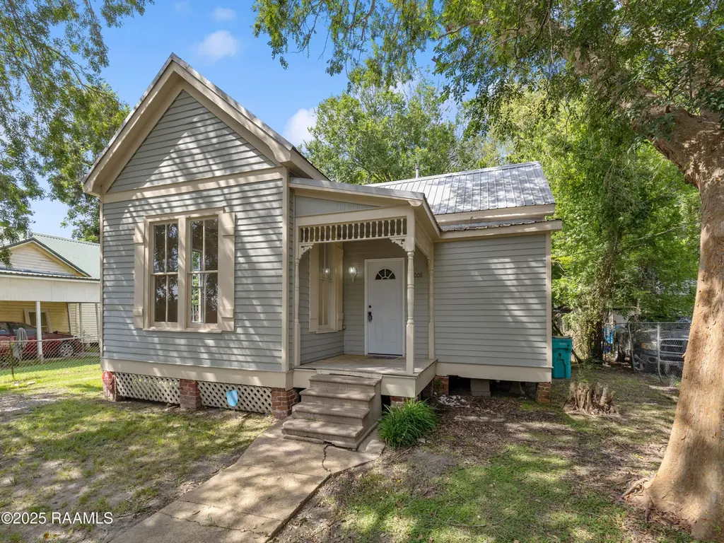 1008 W Landry St