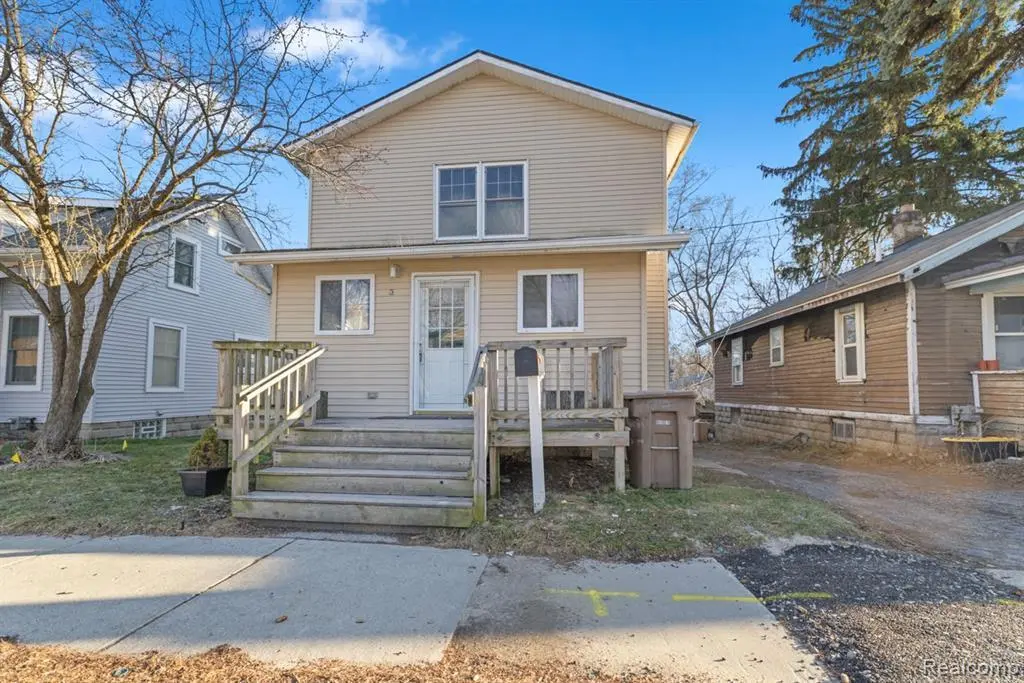 93 Poplar Ave