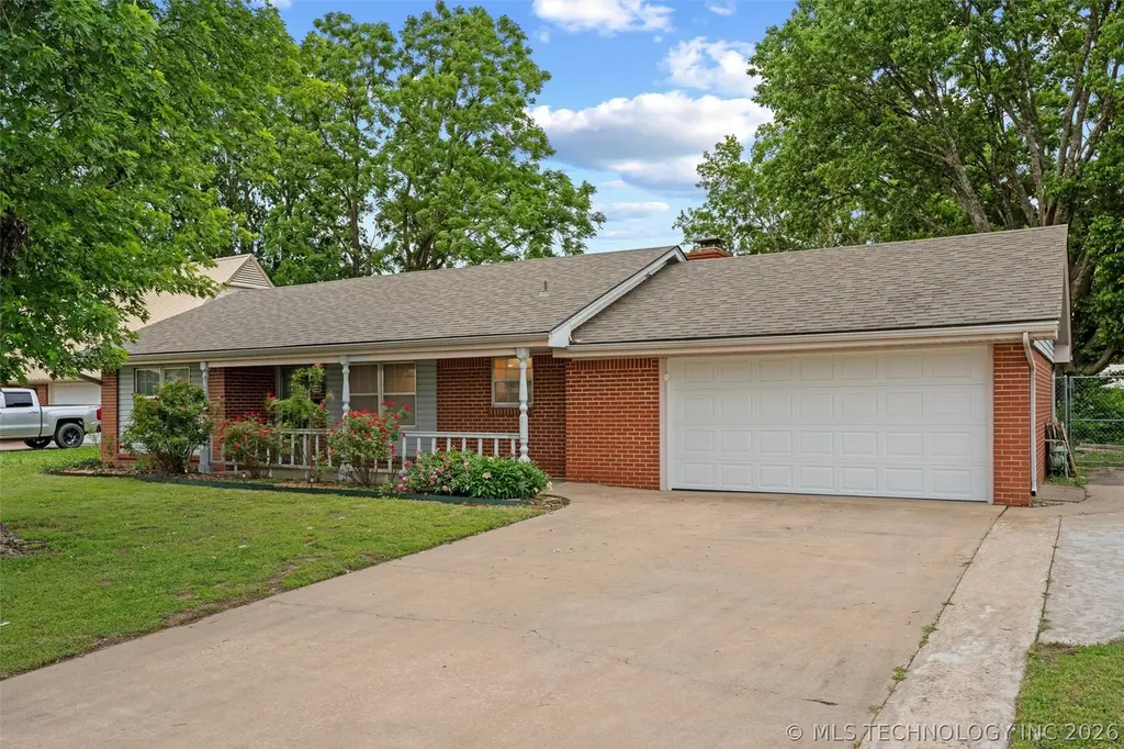 5423 Baylor Dr