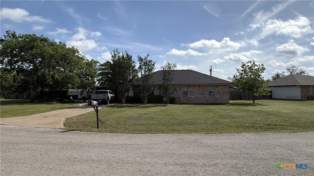 665 Fallen Oak Dr