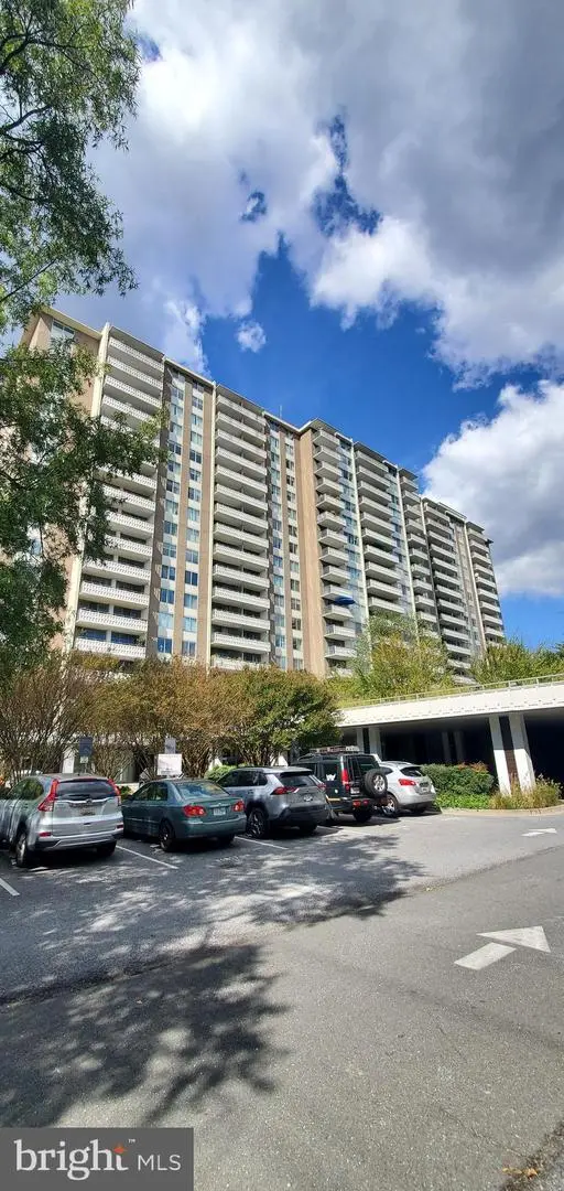 5101 River Rd #907