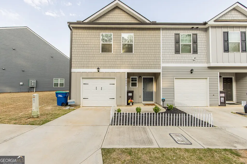 4937 Lower Elm St