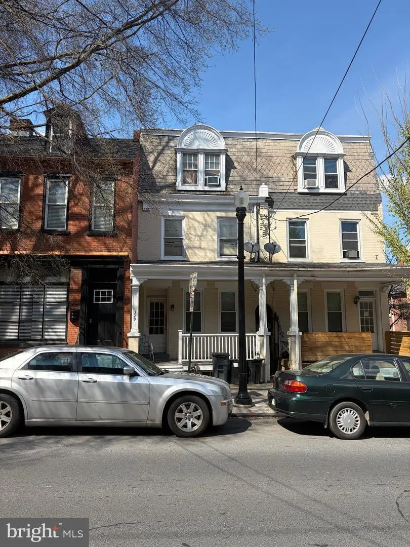 329 W King St