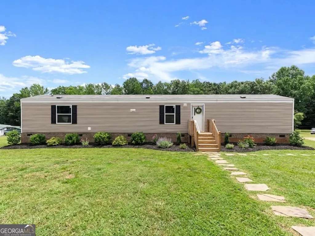 303 Blakely Chappelear Rd