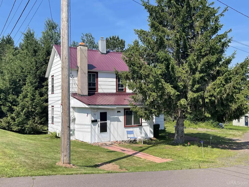702 Cary Rd
