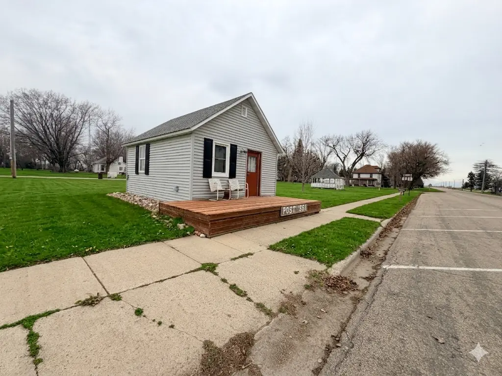 351 Main St