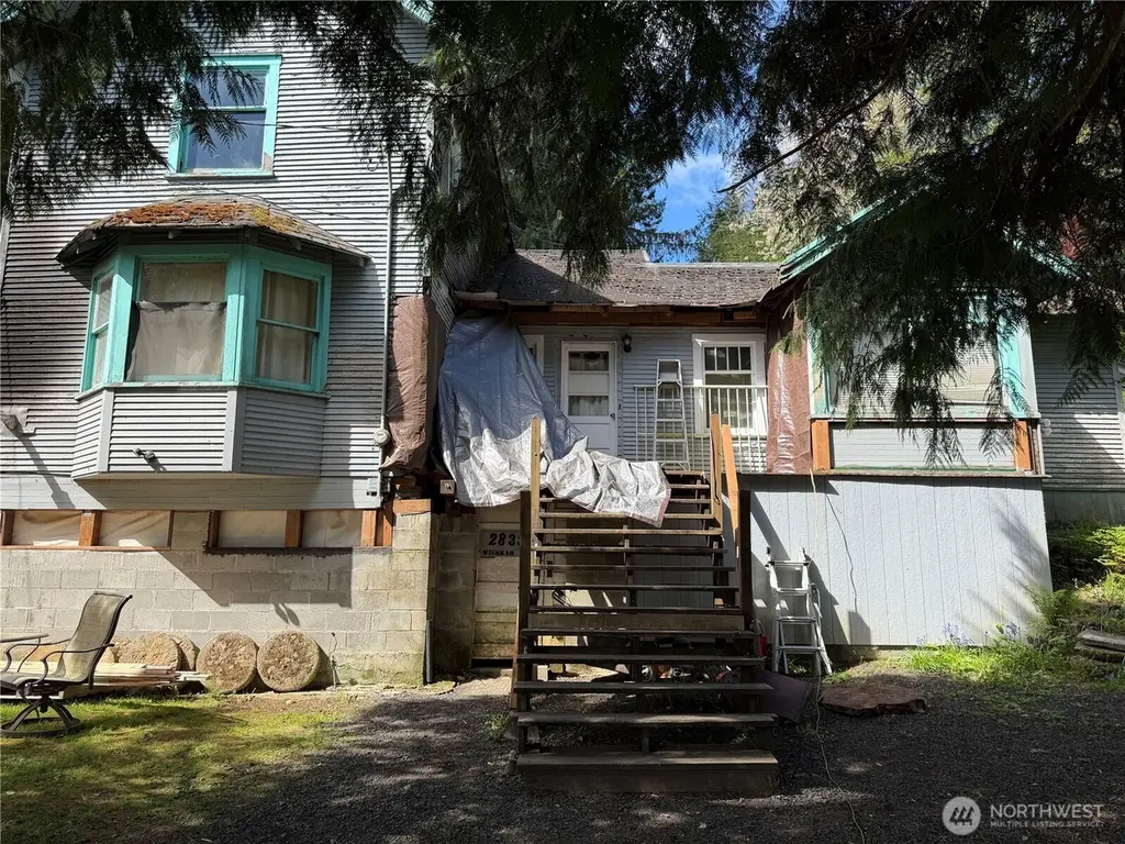 2833 Wishkah Rd