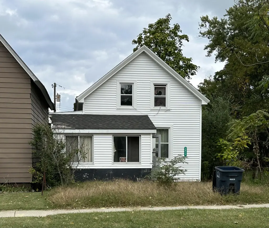 1217 W 10th St