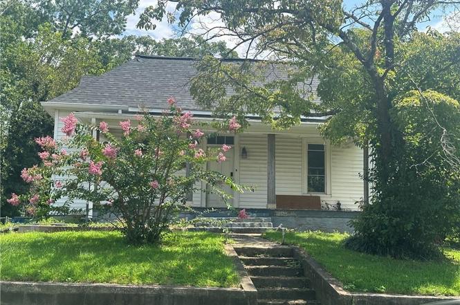 706 Arch St