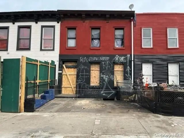 1737 Pacific St