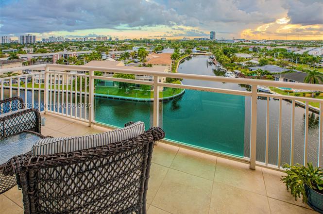 437 Golden Isles Dr Unit 9B-C