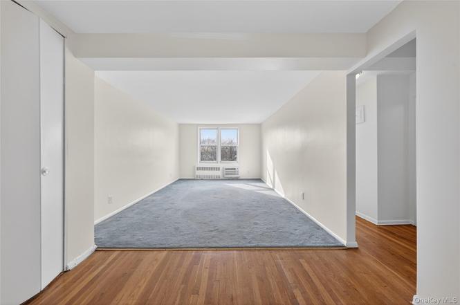 66-10 Thornton Pl Unit 4C