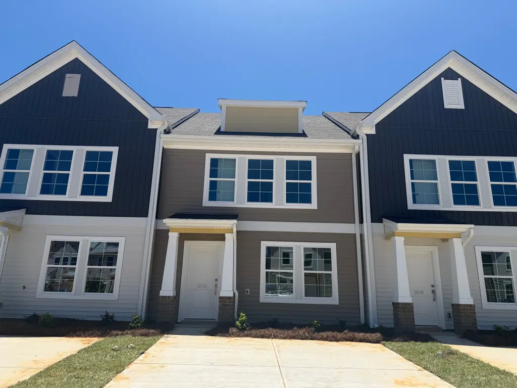 3076 Harborview Dr