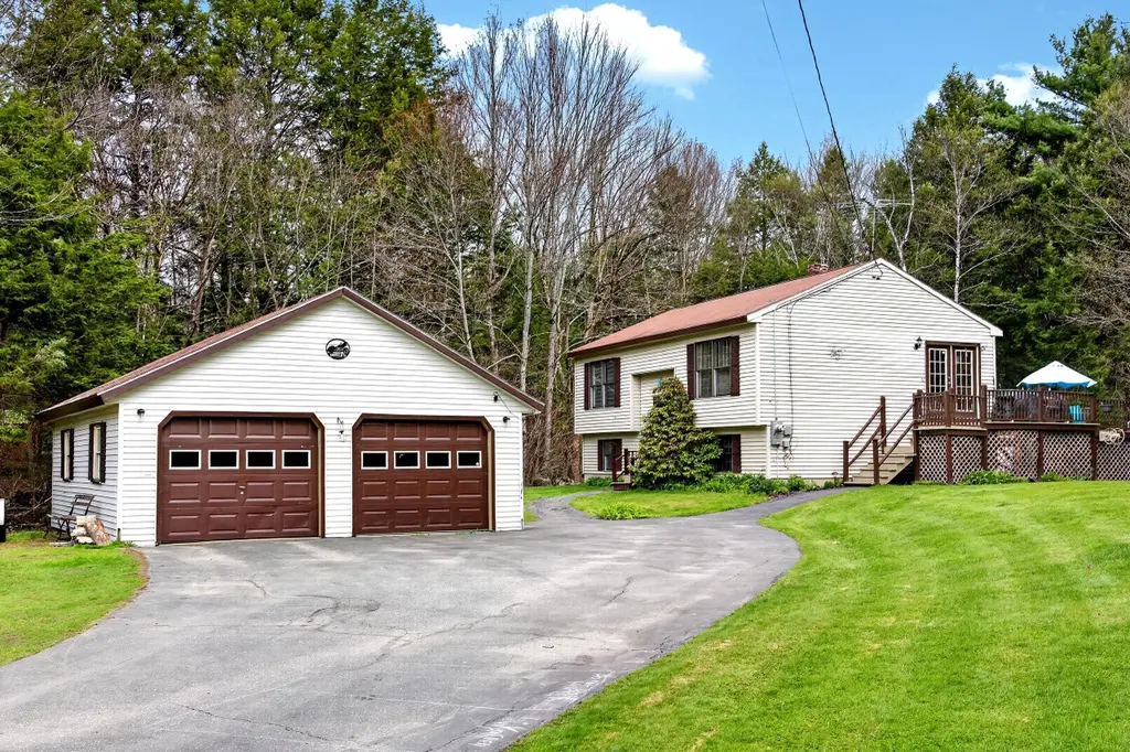 48 Hemlock Ridge Rd
