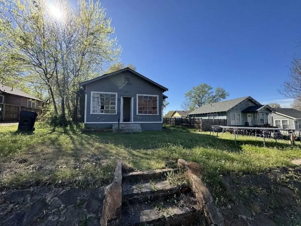 107 Electra St