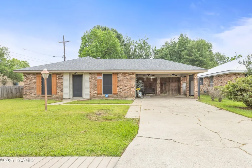 103 Winsor Dr