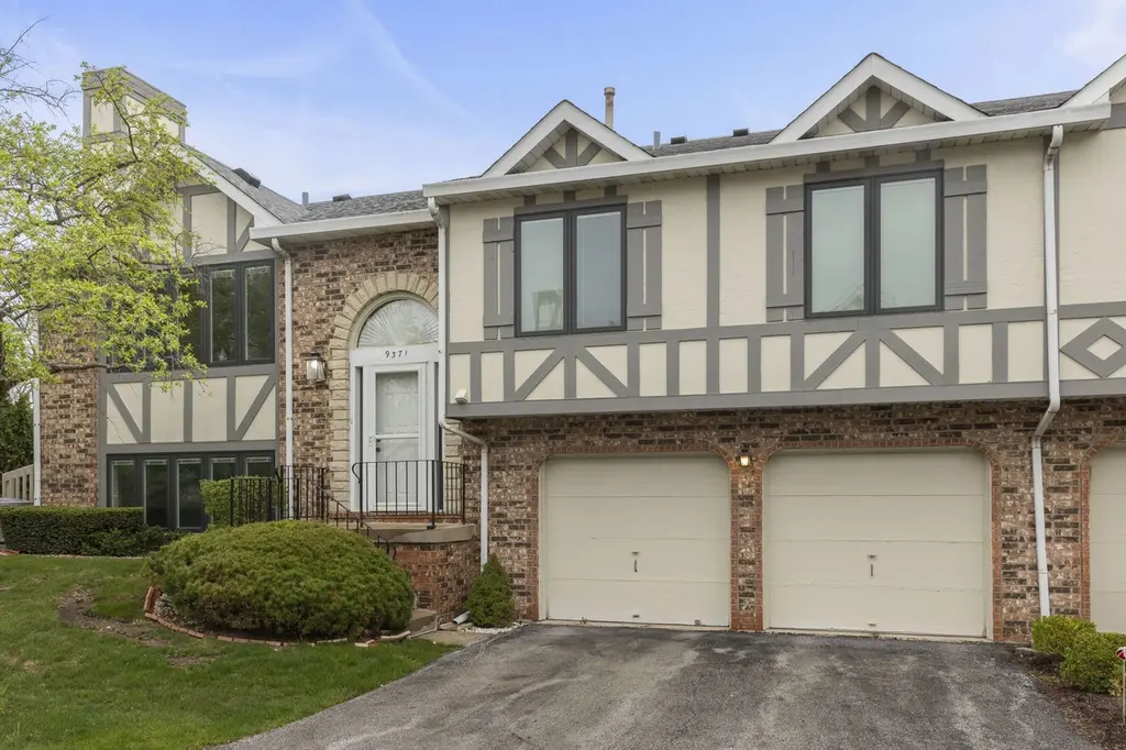 9371 Windsor Pkwy #160