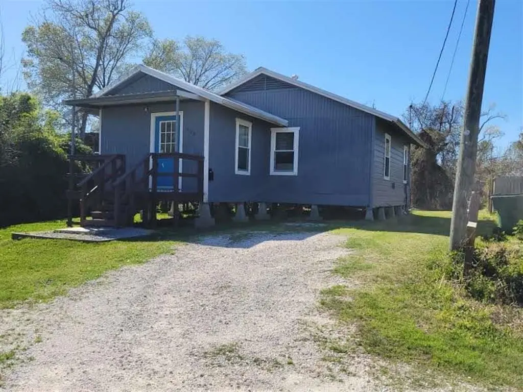 605 Riverside Dr