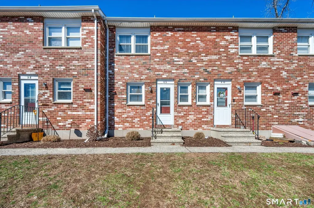 43 Hiltbrand Rd Unit 2-9