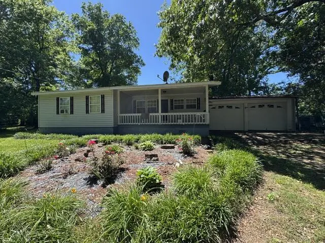 3203 Maple Grove Dr