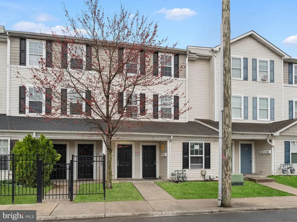125 New Rose St